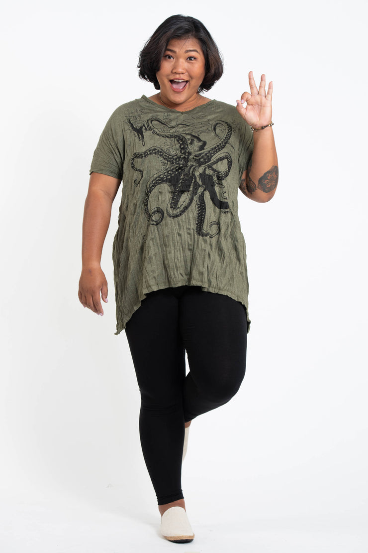 Womens Octopus Loose V Neck T-Shirt in Green